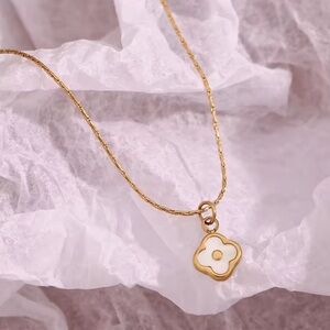 14k ICONIC Clover Pendant Necklace